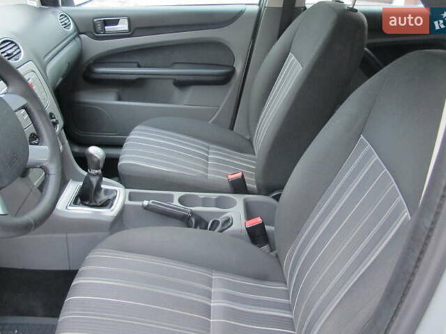 Сірий Форд Фокус, об'ємом двигуна 1.6 л та пробігом 191 тис. км за 6200 $, фото 9 на Automoto.ua