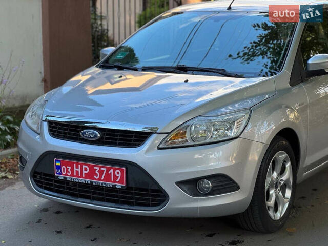 Форд Фокус 2009 у Вознесенске на Automoto.ua Сірий Форд Фокус, об'ємом двигуна 1.6 л та пробігом 197 тис. км за 6200 $, фото 1 на Automoto.ua