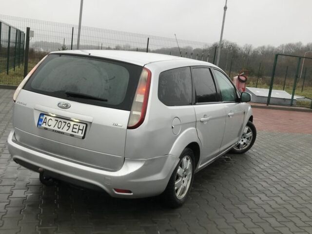 Серый Форд Фокус, объемом двигателя 1.8 л и пробегом 240 тыс. км за 3999 $, фото 7 на Automoto.ua