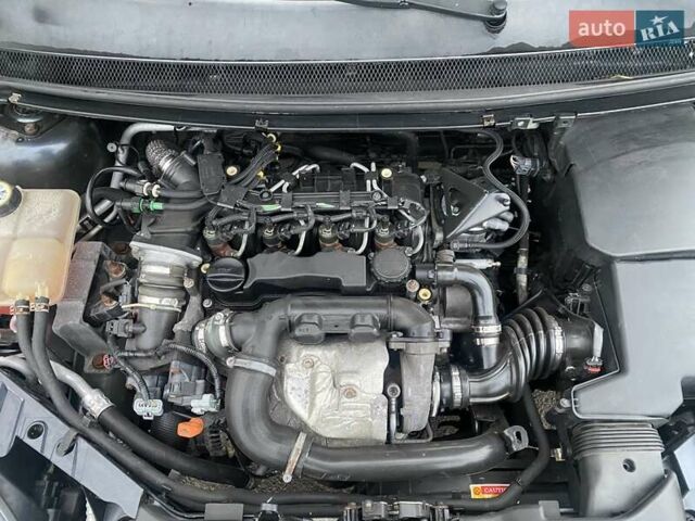 Серый Форд Фокус, объемом двигателя 1.6 л и пробегом 265 тыс. км за 5000 $, фото 14 на Automoto.ua