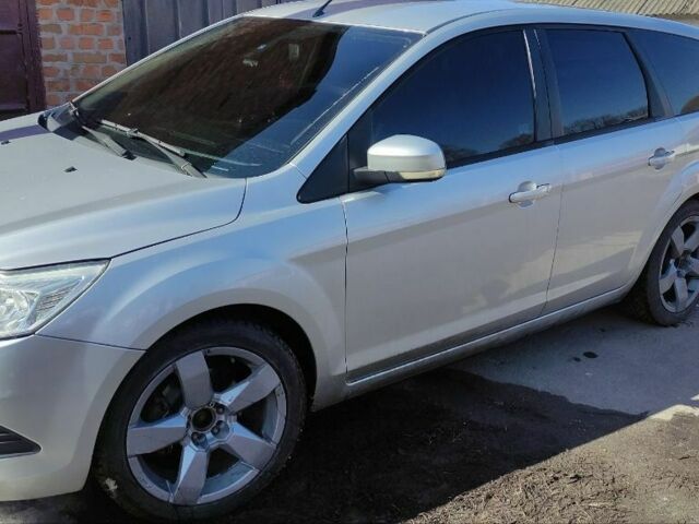 Серый Форд Фокус, объемом двигателя 1.6 л и пробегом 300 тыс. км за 5700 $, фото 3 на Automoto.ua