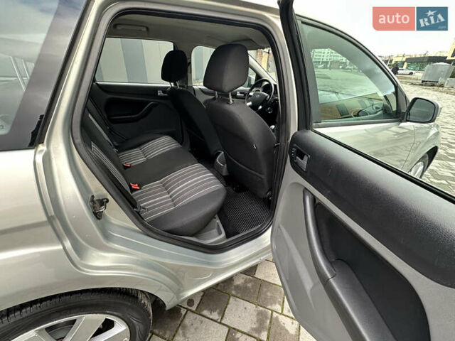 Сірий Форд Фокус, об'ємом двигуна 1.6 л та пробігом 258 тис. км за 5700 $, фото 23 на Automoto.ua