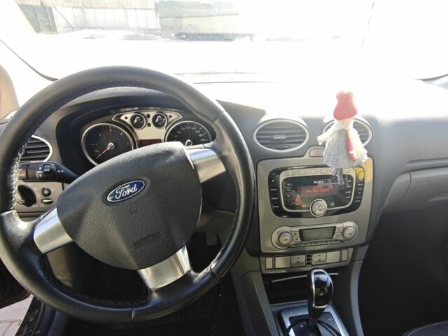 Серый Форд Фокус, объемом двигателя 2 л и пробегом 280 тыс. км за 6300 $, фото 7 на Automoto.ua