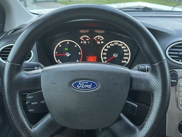 Сірий Форд Фокус, об'ємом двигуна 1.6 л та пробігом 245 тис. км за 4700 $, фото 16 на Automoto.ua