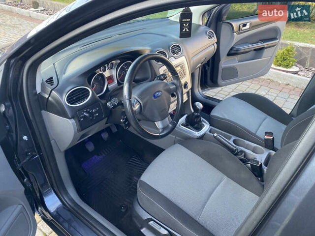 Серый Форд Фокус, объемом двигателя 1.8 л и пробегом 287 тыс. км за 5200 $, фото 19 на Automoto.ua