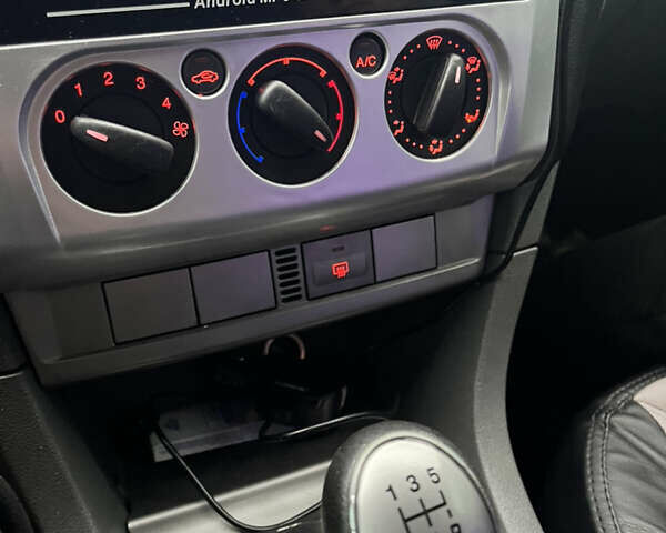 Серый Форд Фокус, объемом двигателя 1.56 л и пробегом 310 тыс. км за 6200 $, фото 28 на Automoto.ua