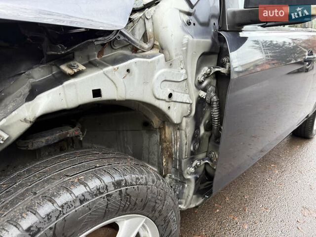 Серый Форд Фокус, объемом двигателя 1.6 л и пробегом 224 тыс. км за 4200 $, фото 25 на Automoto.ua