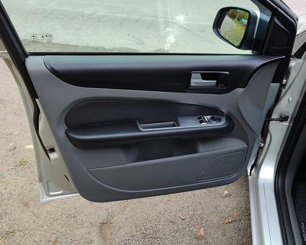 Форд Фокус 2009 у Белой Церкве на Automoto.ua Сірий Форд Фокус, об'ємом двигуна 1.8 л та пробігом 195 тис. км за 5699 $, фото 11 на Automoto.ua