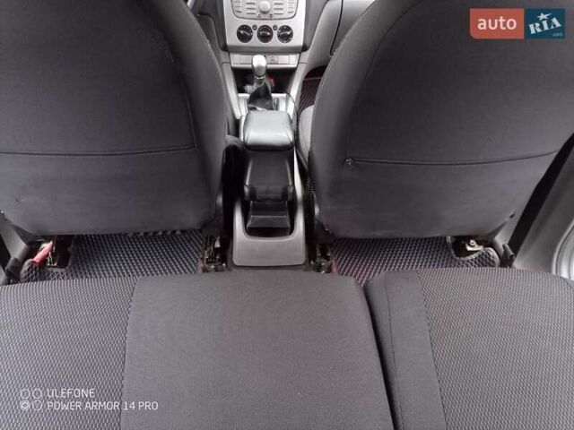 Серый Форд Фокус, объемом двигателя 1.6 л и пробегом 299 тыс. км за 5200 $, фото 10 на Automoto.ua