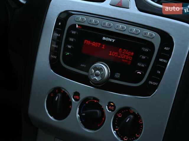 Серый Форд Фокус, объемом двигателя 1.6 л и пробегом 306 тыс. км за 4850 $, фото 31 на Automoto.ua