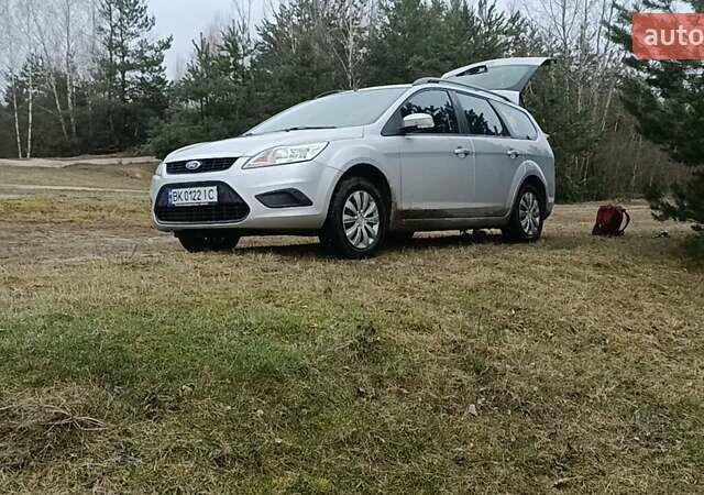 Серый Форд Фокус, объемом двигателя 1.6 л и пробегом 183 тыс. км за 5700 $, фото 3 на Automoto.ua