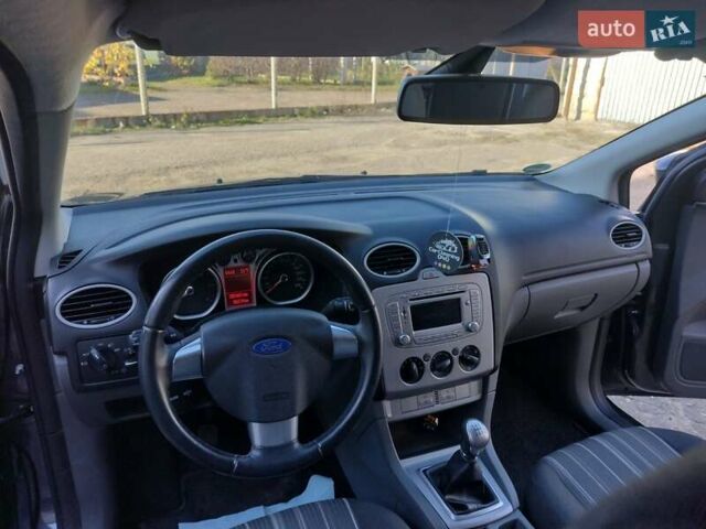Сірий Форд Фокус, об'ємом двигуна 1.6 л та пробігом 210 тис. км за 6000 $, фото 6 на Automoto.ua