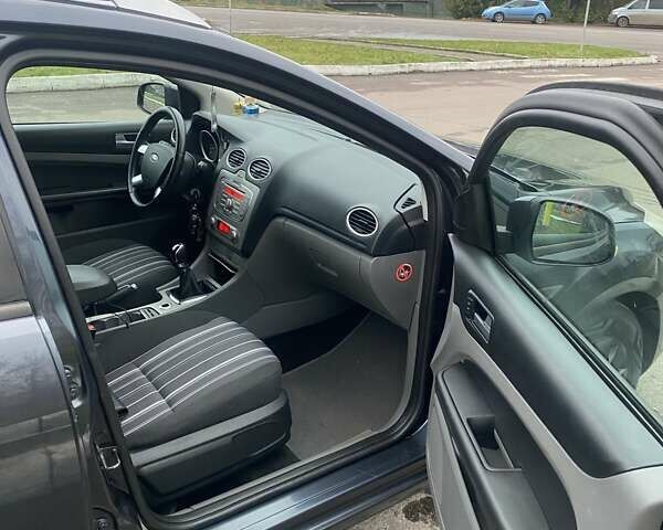 Серый Форд Фокус, объемом двигателя 1.6 л и пробегом 265 тыс. км за 5000 $, фото 31 на Automoto.ua