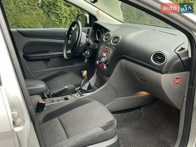 Сірий Форд Фокус, об'ємом двигуна 1.8 л та пробігом 287 тис. км за 4699 $, фото 12 на Automoto.ua