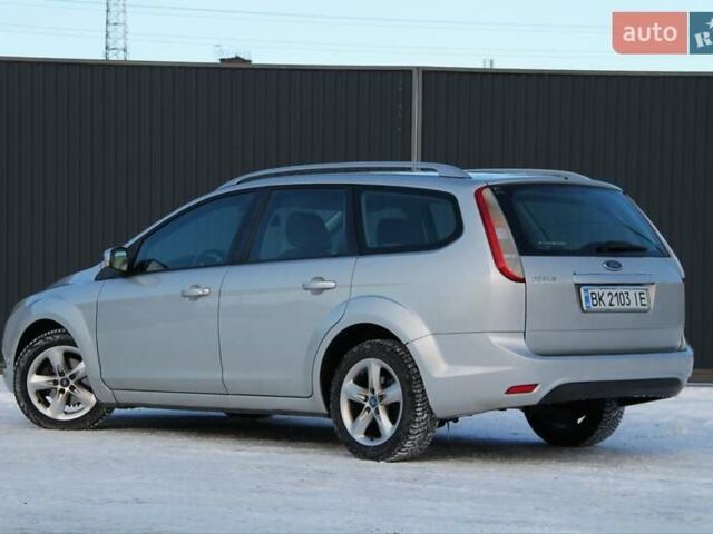 Сірий Форд Фокус, об'ємом двигуна 1.6 л та пробігом 251 тис. км за 3950 $, фото 5 на Automoto.ua