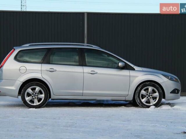 Сірий Форд Фокус, об'ємом двигуна 1.6 л та пробігом 251 тис. км за 3950 $, фото 3 на Automoto.ua