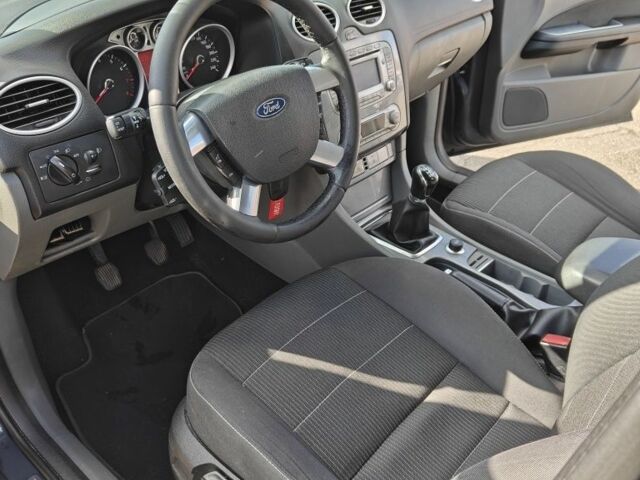 Серый Форд Фокус, объемом двигателя 1.6 л и пробегом 256 тыс. км за 6800 $, фото 8 на Automoto.ua