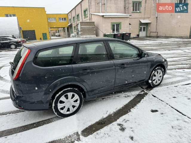 Серый Форд Фокус, объемом двигателя 1.6 л и пробегом 175 тыс. км за 4750 $, фото 10 на Automoto.ua