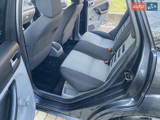 Серый Форд Фокус, объемом двигателя 1.8 л и пробегом 287 тыс. км за 5200 $, фото 20 на Automoto.ua