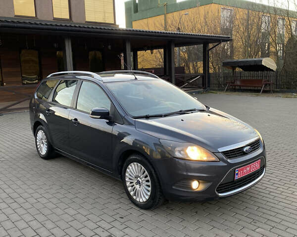 Серый Форд Фокус, объемом двигателя 1.6 л и пробегом 272 тыс. км за 5800 $, фото 6 на Automoto.ua