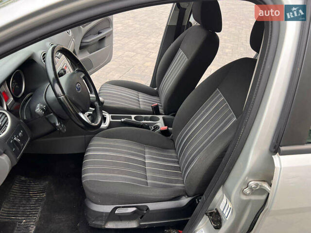 Серый Форд Фокус, объемом двигателя 1.6 л и пробегом 227 тыс. км за 5898 $, фото 11 на Automoto.ua
