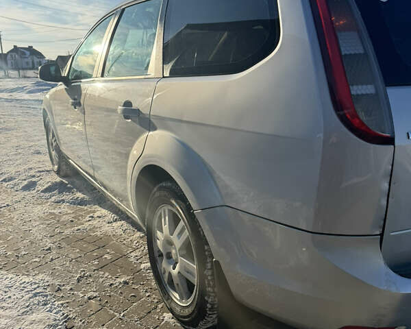 Сірий Форд Фокус, об'ємом двигуна 1.56 л та пробігом 302 тис. км за 3950 $, фото 5 на Automoto.ua