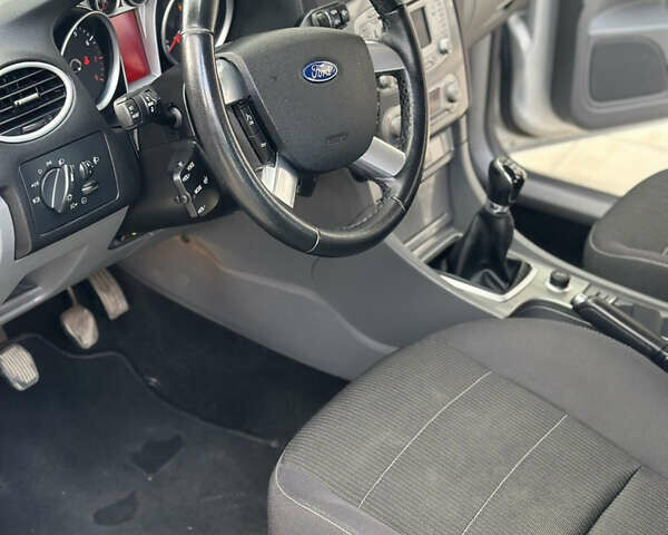 Сірий Форд Фокус, об'ємом двигуна 1.8 л та пробігом 196 тис. км за 6300 $, фото 17 на Automoto.ua