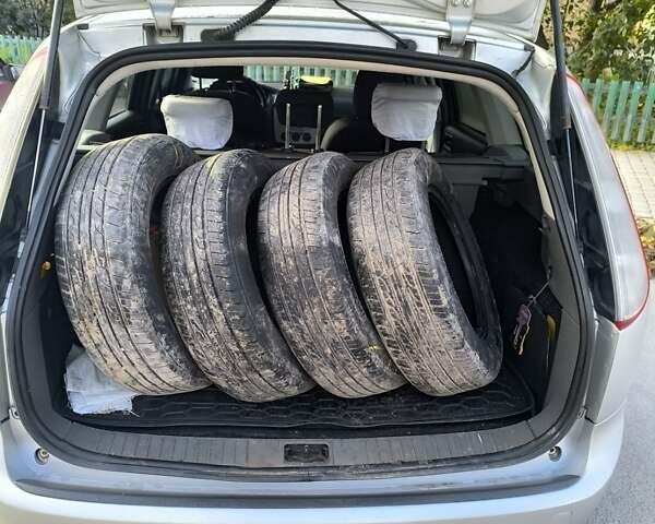 Сірий Форд Фокус, об'ємом двигуна 1.6 л та пробігом 247 тис. км за 5800 $, фото 11 на Automoto.ua