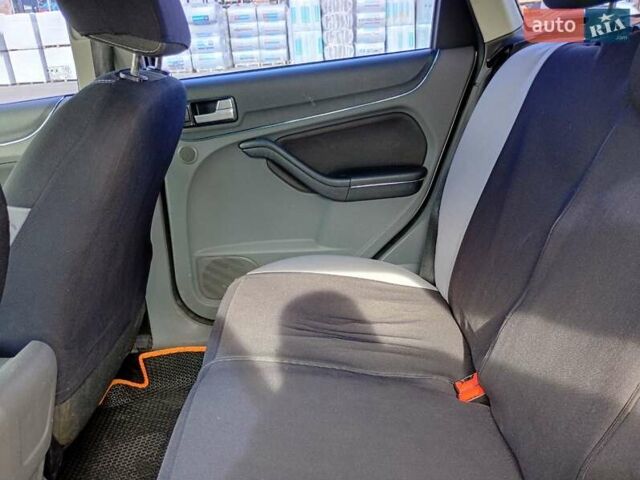 Сірий Форд Фокус, об'ємом двигуна 2 л та пробігом 366 тис. км за 5300 $, фото 16 на Automoto.ua