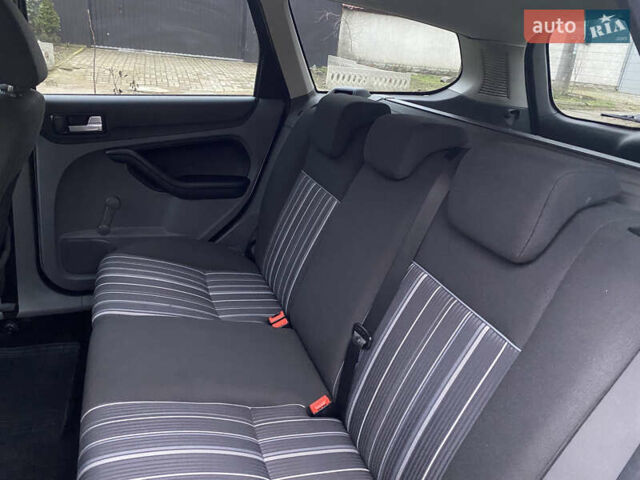 Сірий Форд Фокус, об'ємом двигуна 1.6 л та пробігом 197 тис. км за 6100 $, фото 17 на Automoto.ua