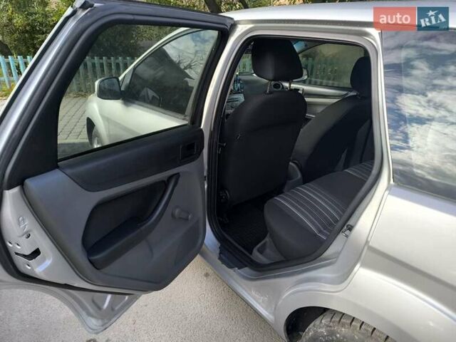 Сірий Форд Фокус, об'ємом двигуна 1.6 л та пробігом 247 тис. км за 5800 $, фото 4 на Automoto.ua