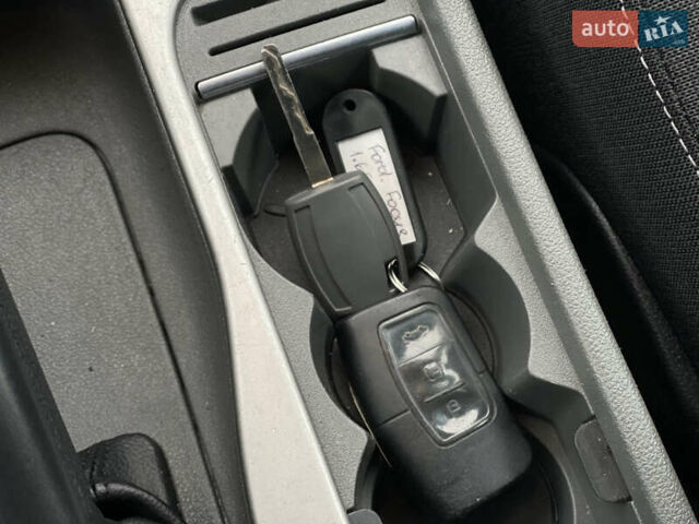 Серый Форд Фокус, объемом двигателя 1.6 л и пробегом 174 тыс. км за 4599 $, фото 28 на Automoto.ua