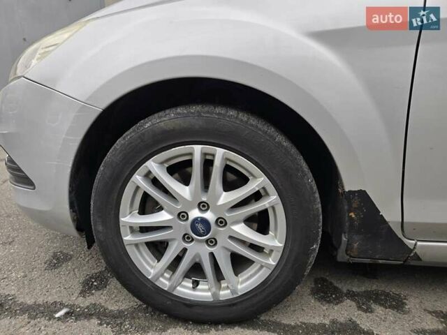 Форд Фокус 2009 у Тернополі на Automoto.ua Сірий Форд Фокус, об'ємом двигуна 1.8 л та пробігом 286 тис. км за 4200 $, фото 19 на Automoto.ua