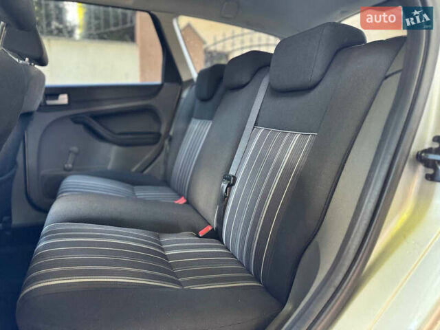 Форд Фокус 2009 у Вознесенске на Automoto.ua Сірий Форд Фокус, об'ємом двигуна 1.6 л та пробігом 197 тис. км за 6200 $, фото 11 на Automoto.ua