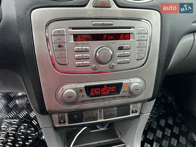 Сірий Форд Фокус, об'ємом двигуна 1.6 л та пробігом 270 тис. км за 3999 $, фото 12 на Automoto.ua