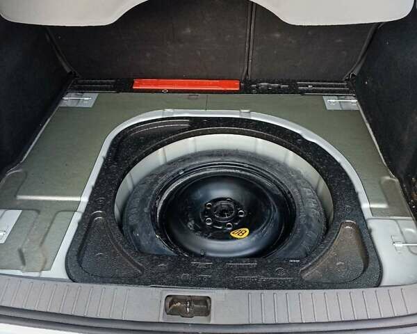 Серый Форд Фокус, объемом двигателя 1.6 л и пробегом 220 тыс. км за 5900 $, фото 8 на Automoto.ua