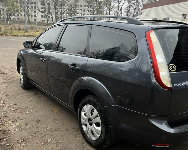 Серый Форд Фокус, объемом двигателя 1.56 л и пробегом 310 тыс. км за 6200 $, фото 3 на Automoto.ua