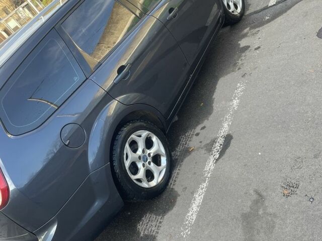 Серый Форд Фокус, объемом двигателя 1.6 л и пробегом 190 тыс. км за 6300 $, фото 4 на Automoto.ua