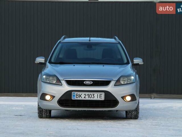 Сірий Форд Фокус, об'ємом двигуна 1.6 л та пробігом 251 тис. км за 3950 $, фото 2 на Automoto.ua