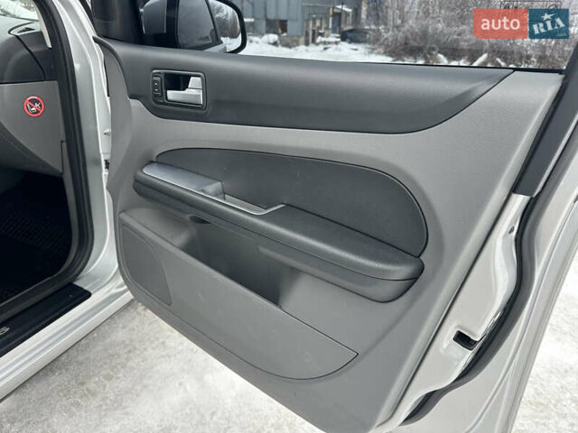 Серый Форд Фокус, объемом двигателя 2 л и пробегом 166 тыс. км за 6699 $, фото 40 на Automoto.ua