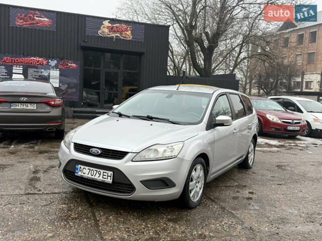 Серый Форд Фокус, объемом двигателя 1.8 л и пробегом 241 тыс. км за 4650 $, фото 1 на Automoto.ua