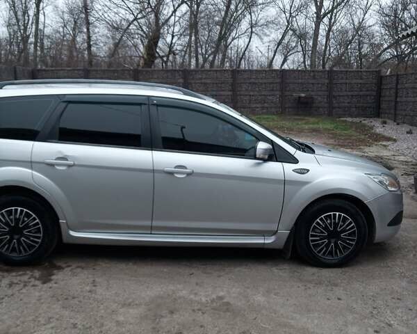 Серый Форд Фокус, объемом двигателя 1.6 л и пробегом 299 тыс. км за 5200 $, фото 3 на Automoto.ua