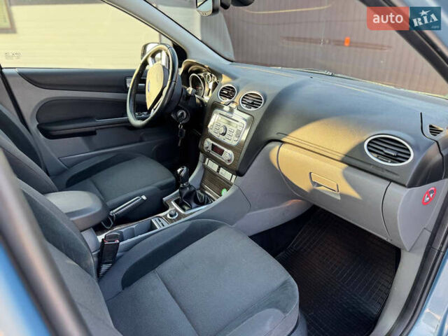 Серый Форд Фокус, объемом двигателя 1.6 л и пробегом 216 тыс. км за 5650 $, фото 21 на Automoto.ua