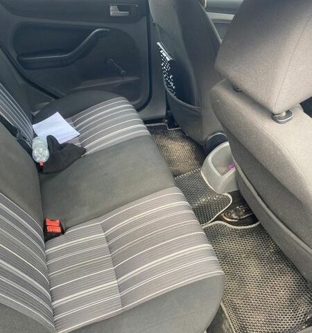 Сірий Форд Фокус, об'ємом двигуна 1.6 л та пробігом 291 тис. км за 3800 $, фото 9 на Automoto.ua