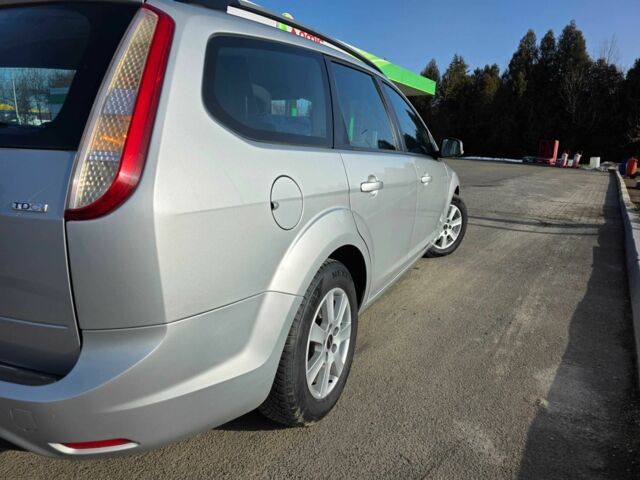 Серый Форд Фокус, объемом двигателя 1.6 л и пробегом 276 тыс. км за 5599 $, фото 6 на Automoto.ua