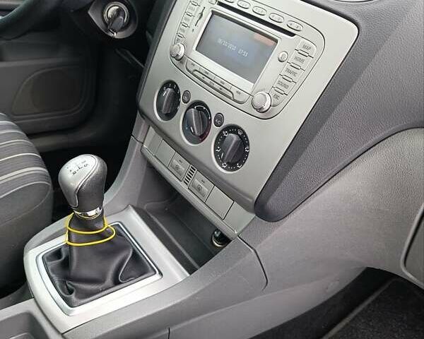 Сірий Форд Фокус, об'ємом двигуна 1.6 л та пробігом 185 тис. км за 5700 $, фото 10 на Automoto.ua