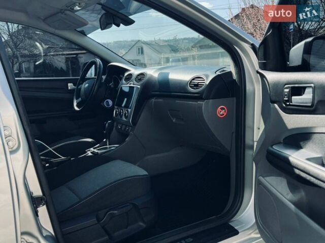 Сірий Форд Фокус, об'ємом двигуна 2 л та пробігом 169 тис. км за 5400 $, фото 29 на Automoto.ua