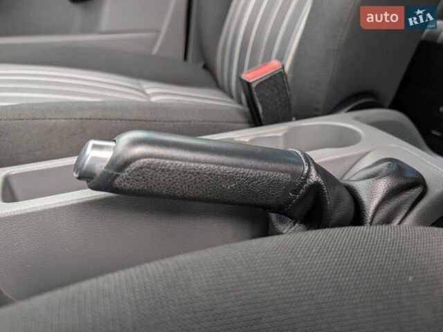 Серый Форд Фокус, объемом двигателя 1.56 л и пробегом 276 тыс. км за 5599 $, фото 28 на Automoto.ua