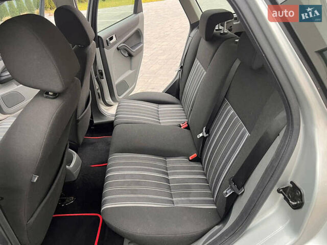 Серый Форд Фокус, объемом двигателя 1.6 л и пробегом 227 тыс. км за 5898 $, фото 14 на Automoto.ua