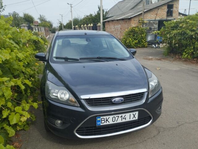 Серый Форд Фокус, объемом двигателя 1.6 л и пробегом 243 тыс. км за 5500 $, фото 2 на Automoto.ua